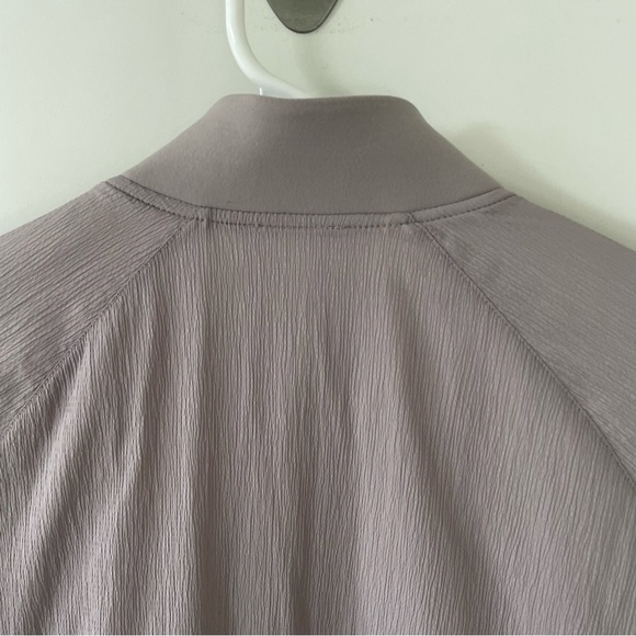 Lululemon reversible bomber jacket in lavender - Picture 5 of 14